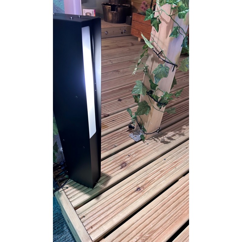 Rune (4147011) Ландшафтный светильник, IP44, лампа 12V AC/DC, мощность 1.8 Вт, 150 Lumen, ресурс 25к часов. Тип кабеля SPT-1(1,65 м). Материал - металл.