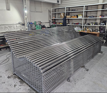 Лежак трубчатый, радиусный из нержавеющей стали AISI 316L (индивидуальное изготовление)